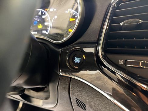 Used 2019 Jeep Grand Cherokee Trailhawk AWD/4WD image 29