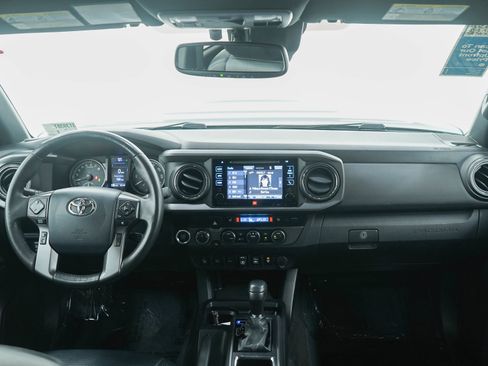 Used 2019 Toyota Tacoma TRD Sport image 13