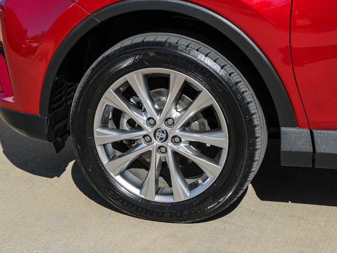 Used 2018 Toyota RAV4 Limited image 57