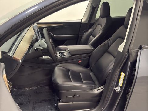 Used 2023 Tesla Model Y Performance image 10