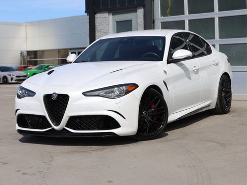 Used 2017 Alfa Romeo Giulia Quadrifoglio image 3