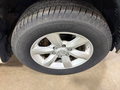 Used 2011 Lexus GX 460 w/ Comfort Plus Pkg image 19