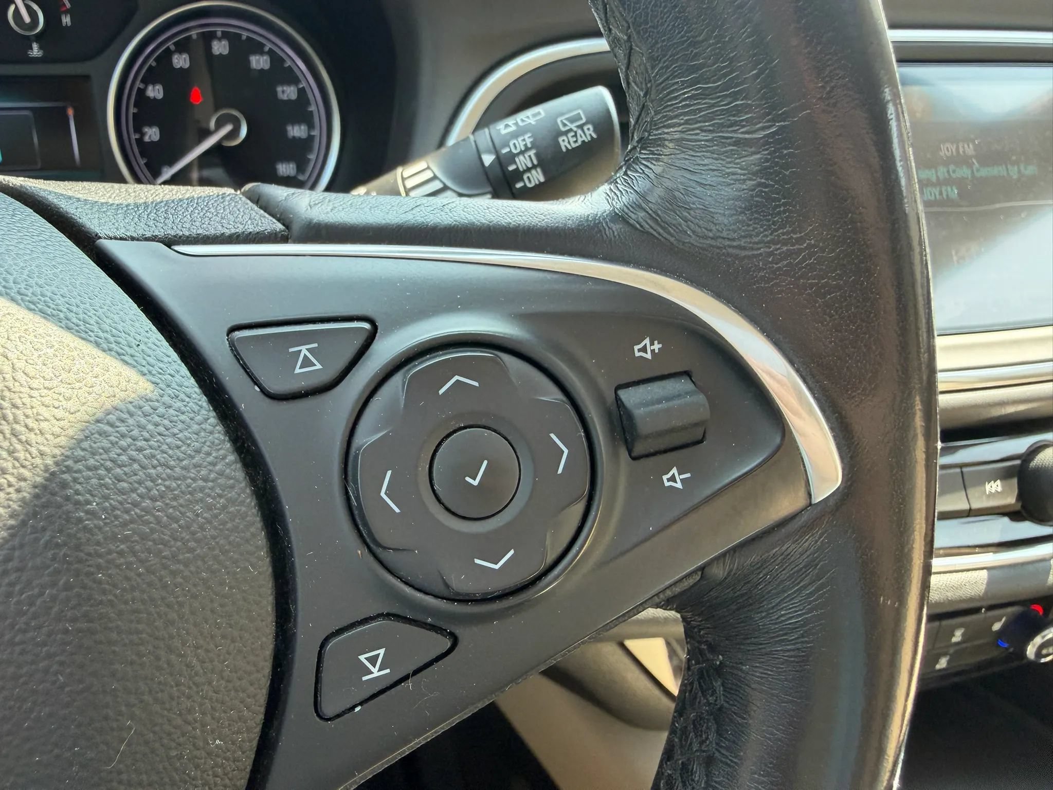Used 2019 Buick Enclave Essence FWD image 22