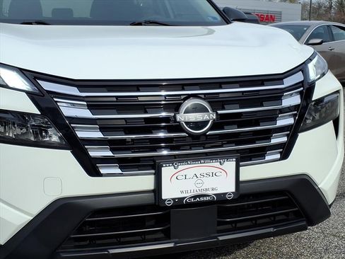 Used 2024 Nissan Rogue S image 4