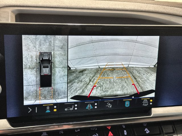 Used 2025 Chevrolet Silverado 2500 LTZ w/ LTZ Convenience Package AWD/4WD image 14