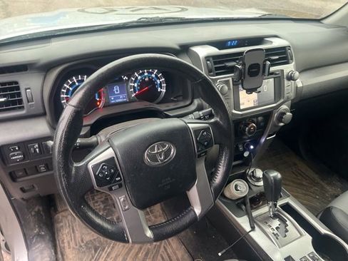 Used 2015 Toyota 4Runner SR5 image 16