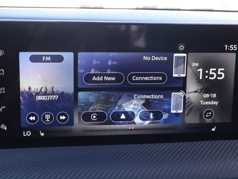 Used 2025 Nissan Kicks SR w/ SR Premium Package FWD image 30