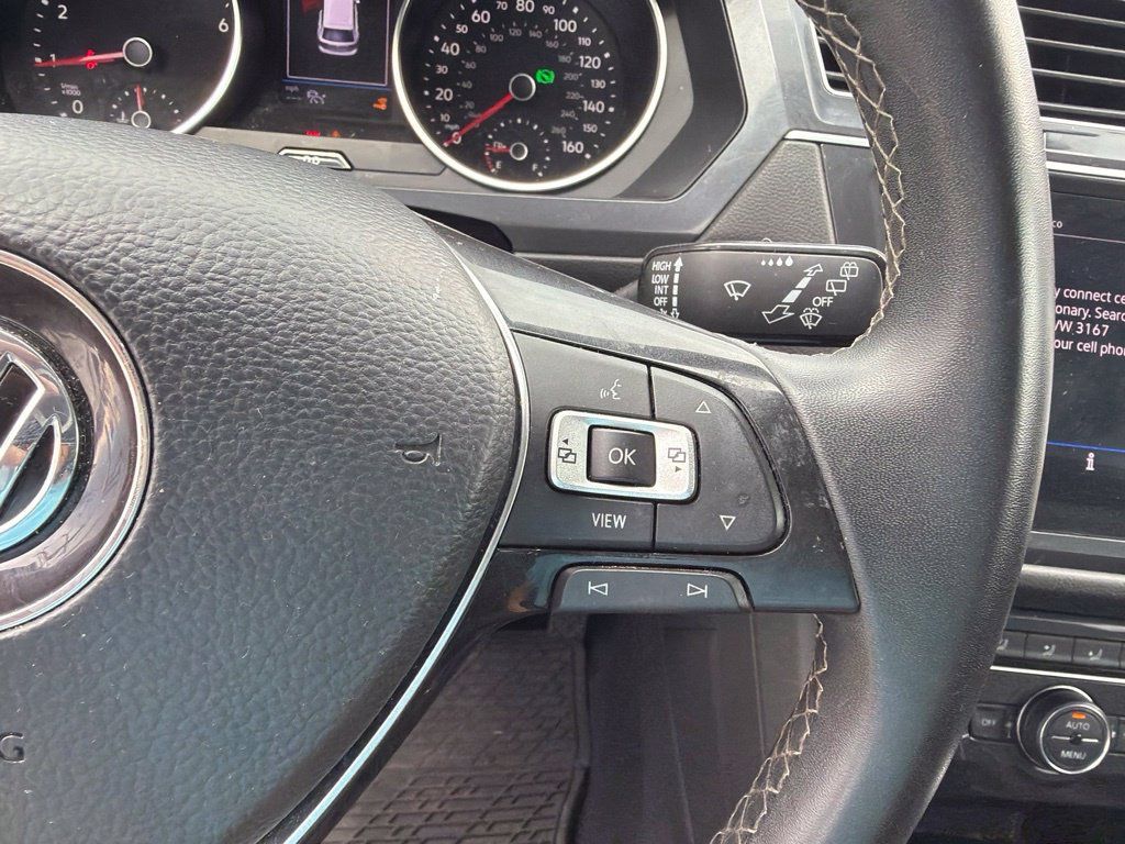Used 2021 Volkswagen Tiguan SE w/ Panoramic Sunroof Package AWD/4WD image 15