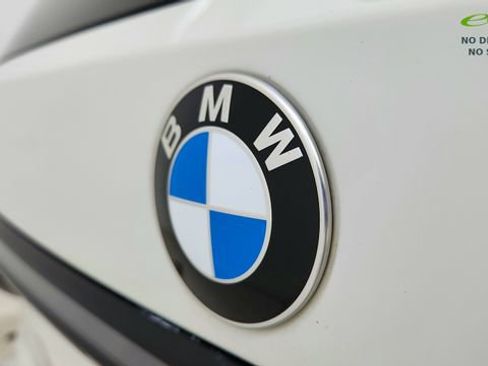 Used 2024 BMW X7 xDrive40i w/ M Sport Package AWD/4WD image 16