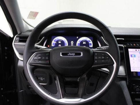 Used 2023 Jeep Grand Cherokee L Limited w/ Luxury Tech Group II AWD/4WD image 37