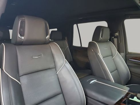 Certified 2024 Cadillac Escalade Premium Luxury image 15