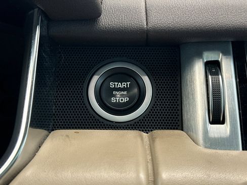 Used 2020 Land Rover Range Rover HSE image 34