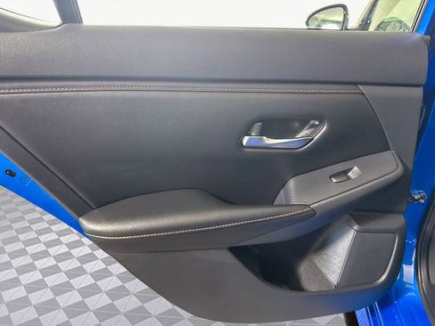 Used 2025 Nissan Sentra SR w/ SR Premium Package image 26