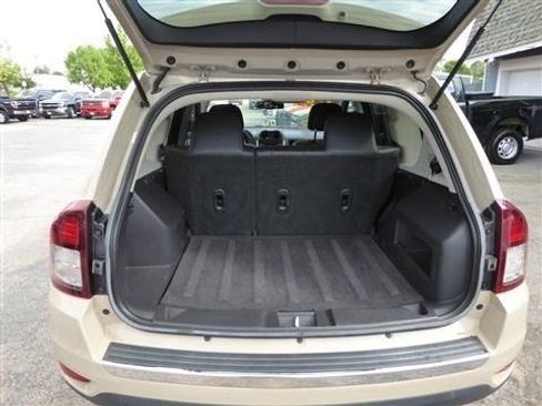 Used 2017 Jeep Compass High Altitude FWD image 18