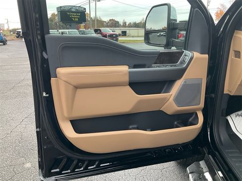 New 2026 Ford F250 Lariat w/ Chrome Package image 17