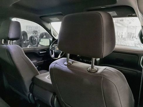 Used 2019 Chevrolet Silverado 1500 LT w/ Convenience Package AWD/4WD image 11