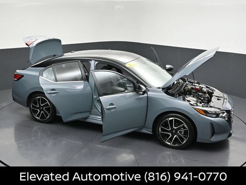 Certified 2025 Nissan Sentra SR w/ SR Premium Package FWD image 29