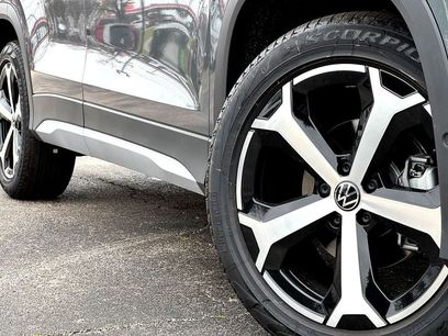 New 2026 Volkswagen Tiguan SE