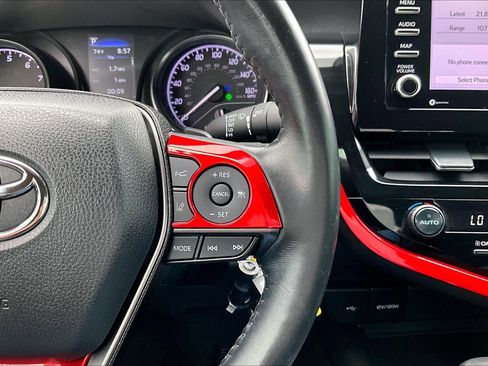 Used 2021 Toyota Camry SE image 19