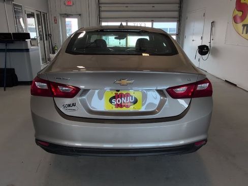 Used 2023 Chevrolet Malibu LT FWD image 4