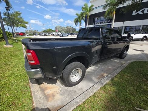 Used 2019 RAM 3500 Limited w/ Max Tow Package AWD/4WD image 4