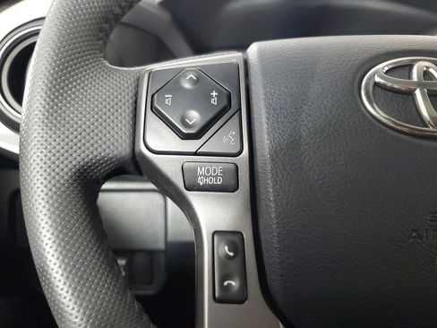 Used 2020 Toyota Tacoma TRD Sport w/ TRD Premium Sport Package AWD/4WD image 23