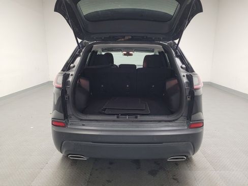 Used 2019 Jeep Cherokee Latitude w/ Popular Appearance Group image 29