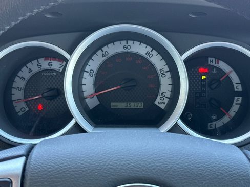 Used 2012 Toyota Tacoma PreRunner w/ SR5 Pkg RWD image 19