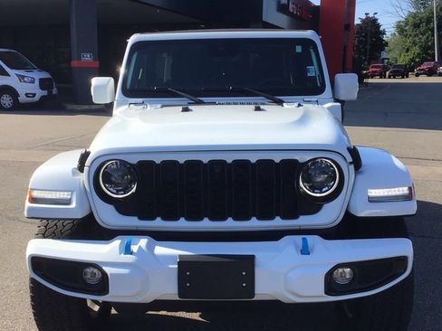Used 2024 Jeep Wrangler High Altitude AWD/4WD image 2