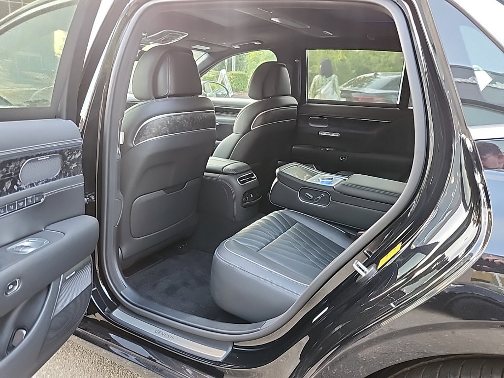 Used 2026 Genesis G90 3.5T AWD/4WD image 25