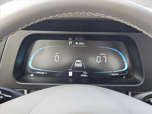 Used 2025 Hyundai Elantra Sport image 11