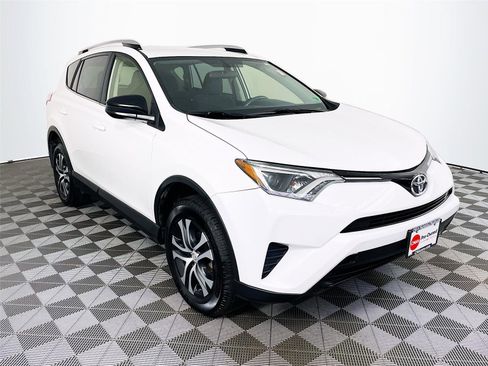 Used 2016 Toyota RAV4 LE AWD/4WD image 1