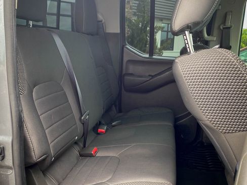 Used 2018 Nissan Frontier PRO-4X AWD/4WD image 34