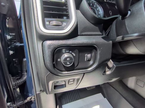 Used 2021 RAM 1500 Big Horn AWD/4WD image 14
