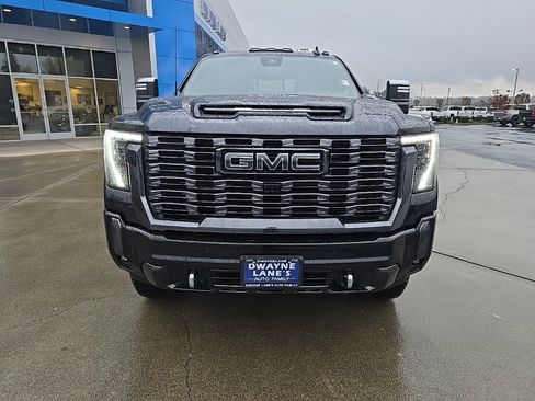 Used 2024 GMC Sierra 3500 Denali Ultimate image 9