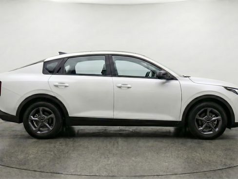 Used 2025 Kia K4 FWD image 11