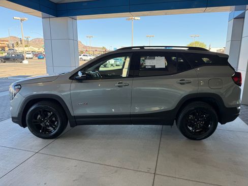 Used 2024 GMC Terrain AT4 image 10