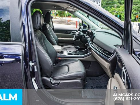 Used 2025 Kia Carnival FWD image 24