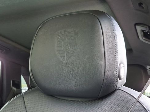 Certified 2025 Porsche Cayenne AWD/4WD image 6