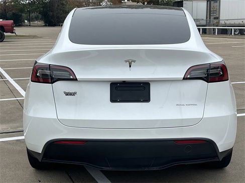 Used 2023 Tesla Model Y Long Range image 5