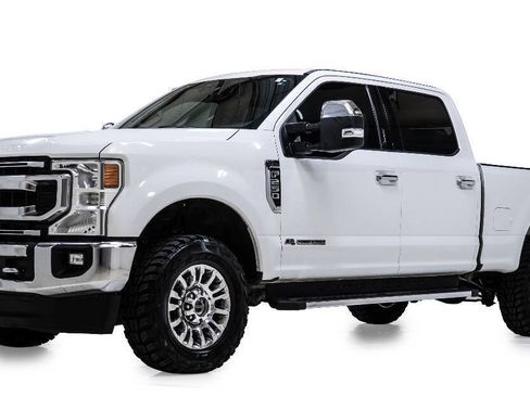 Used 2022 Ford F250 XLT w/ XLT Premium Package AWD/4WD image 2