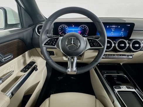 New 2026 Mercedes-Benz GLB 250 image 4