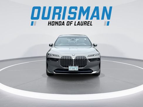 Used 2023 BMW i7 xDrive60 AWD/4WD image 3