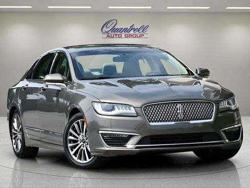 Used 2017 Lincoln MKZ Select FWD image 1