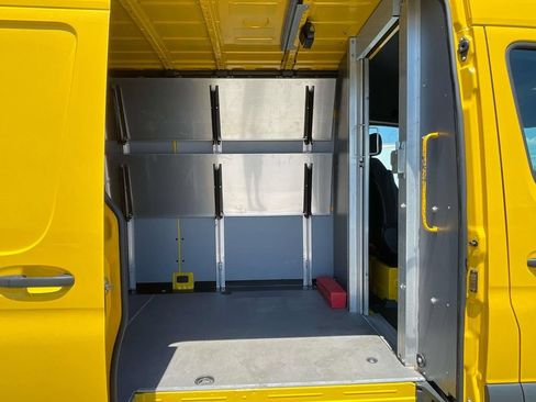 Used 2021 Mercedes-Benz Sprinter 2500 w/ Acoustic Package image 18