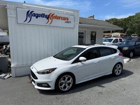Used 2017 Ford Focus ST w/ Equipment Group 402A FWD image 15
