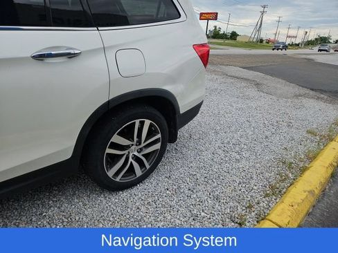 Used 2017 Honda Pilot Elite image 4
