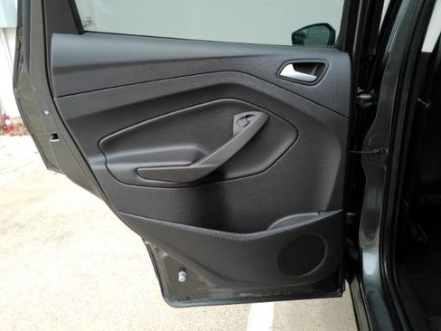 Used 2017 Ford Escape SE w/ SE Sport Appearance Package image 15