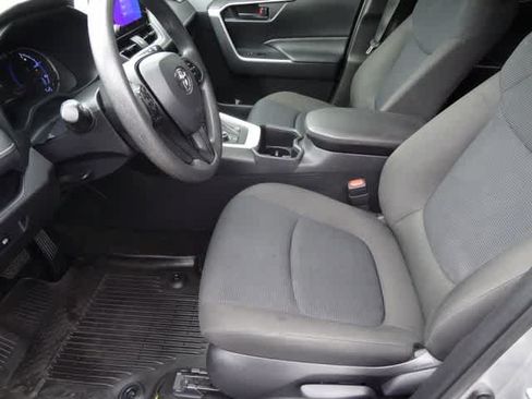 Certified 2024 Toyota RAV4 LE AWD/4WD image 6