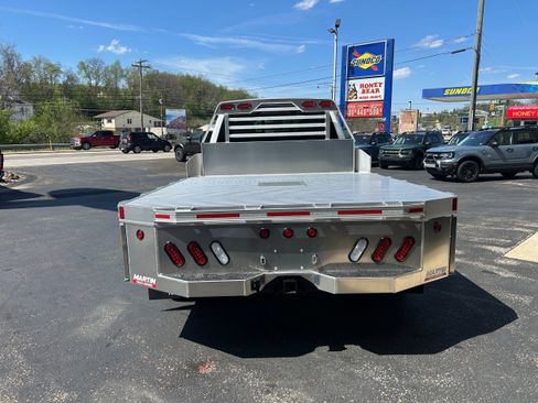 New 2025 Ford F550 4x4 Supercab Super Duty image 10